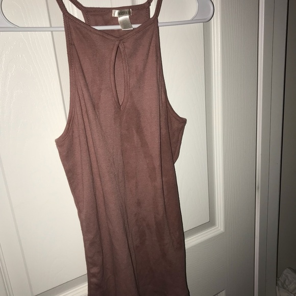 Tank - Picture 2 of 3